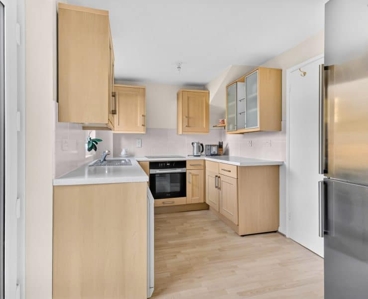 Hale End, Bracknell, RG12