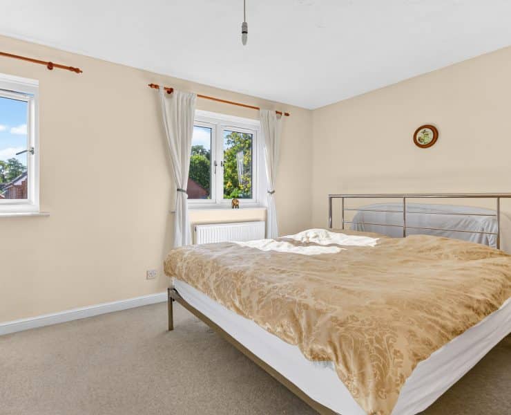 Hale End, Bracknell, RG12