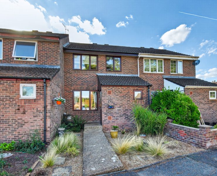 Banbury, Bracknell, RG12