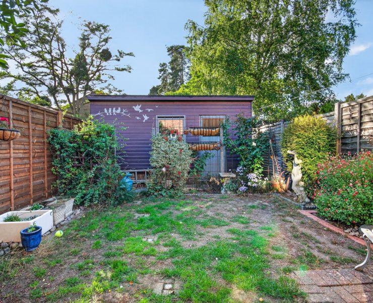 Banbury, Bracknell, RG12