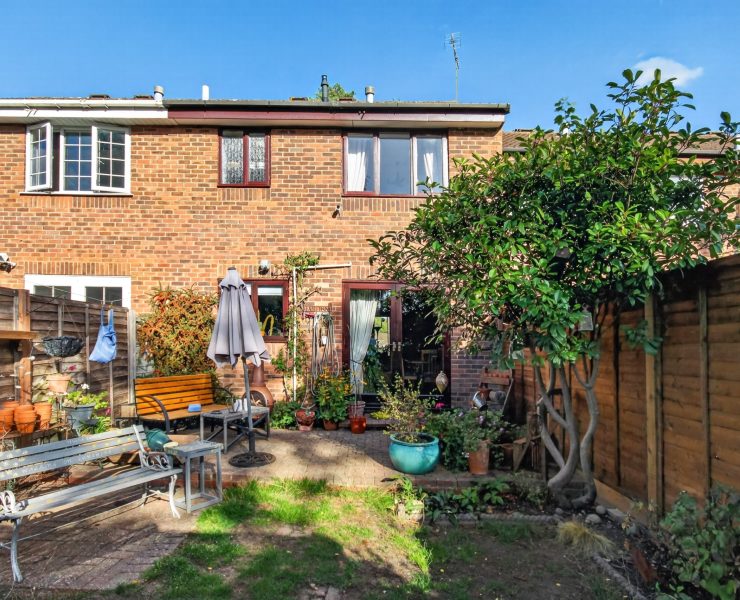 Banbury, Bracknell, RG12