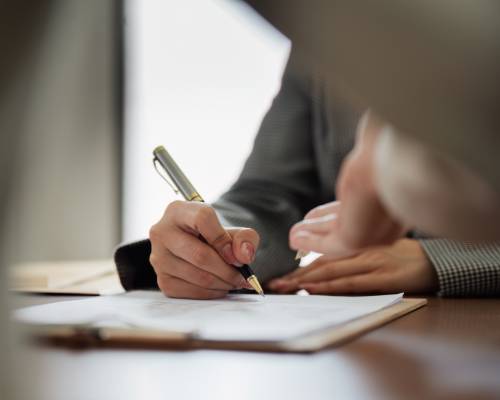 Conveyancing in Bracknell: A Guide for Buyers and Sellers